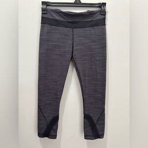 Lululemon Women Athletic Cropped Leggings Stripped Gray & Black Size 6